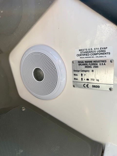 Regal 2565 Window Express